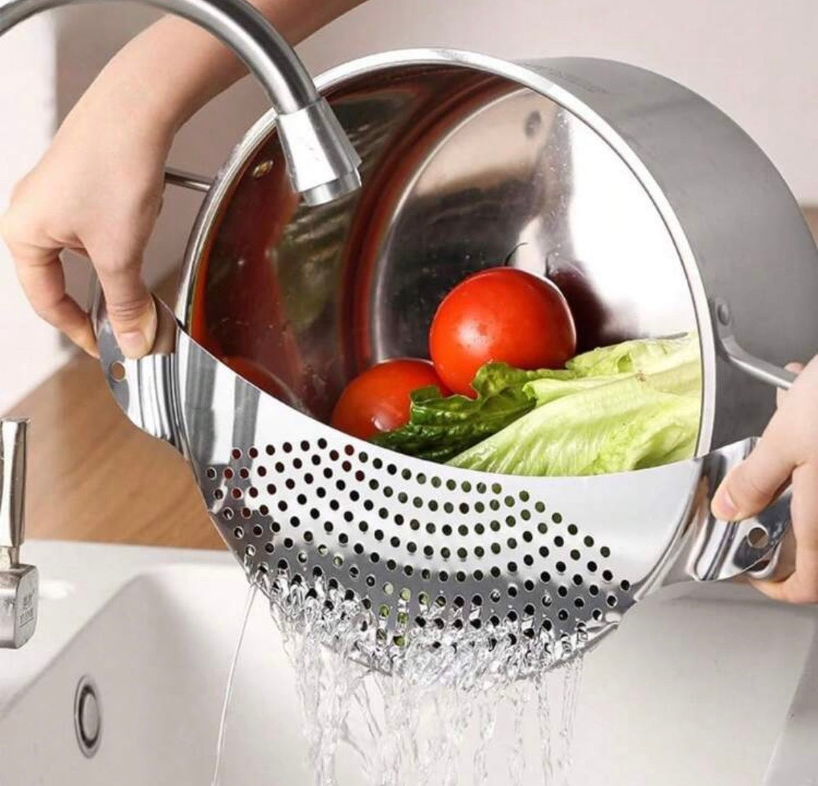 Stainless steel strainer