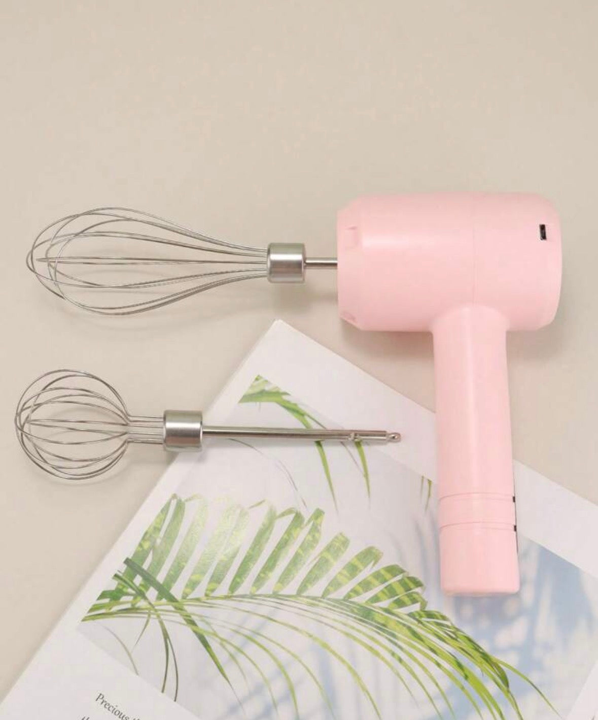 Handheld wireless electric mixer