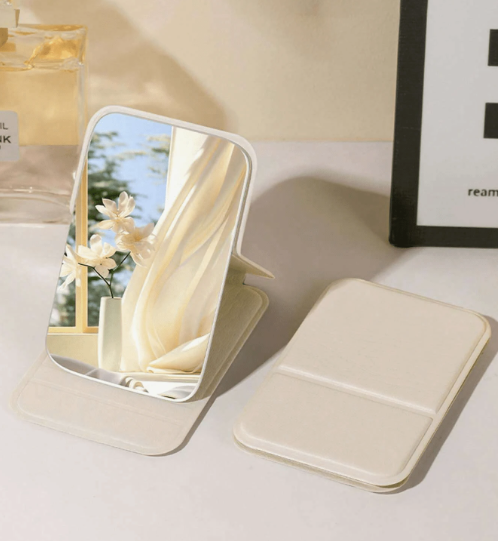 Compact mirror