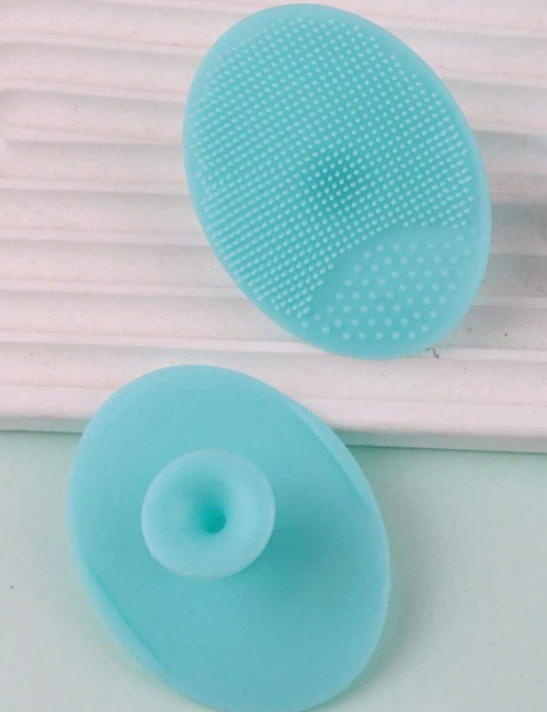 Face cleaning brush